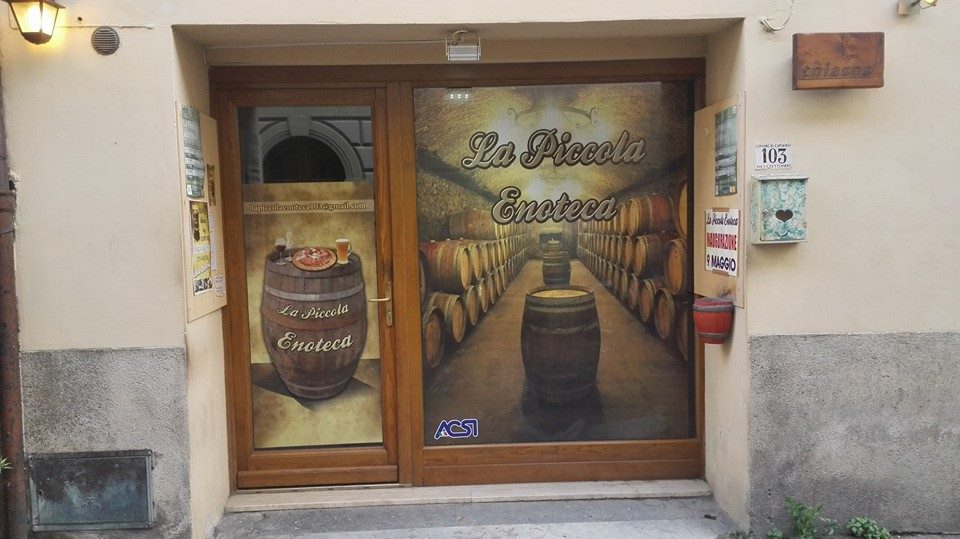 la piccola enoteca