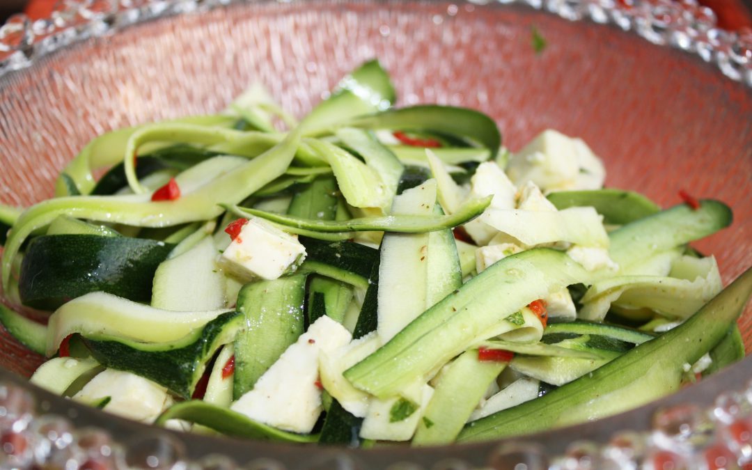 Insalata di zucchine, pecorino e aceto