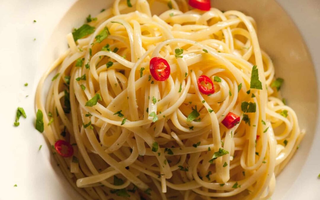 Spaghetti, aglio, olio peperoncino e calamaretti